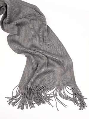  light gray scarf with fringe  - 10305 - € 6.75