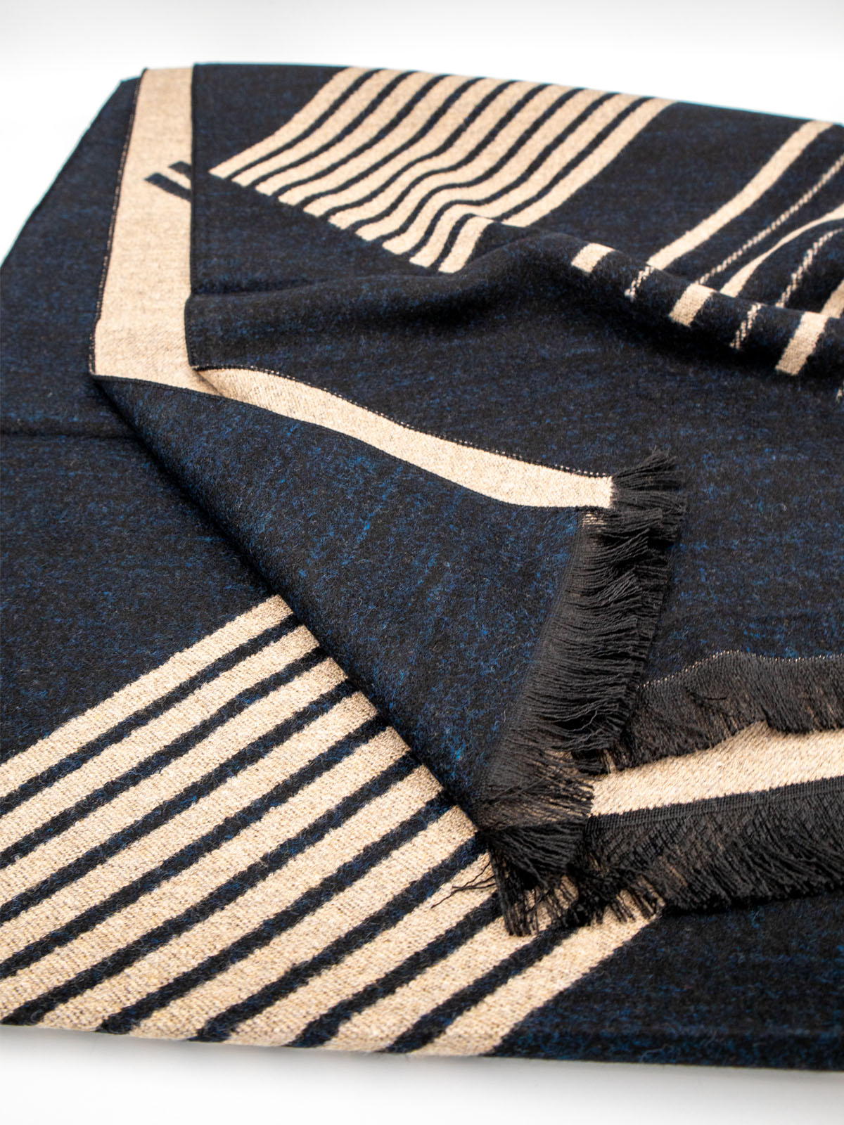 winter wool scarf with stripes  - 10373 - € 19.68 img3