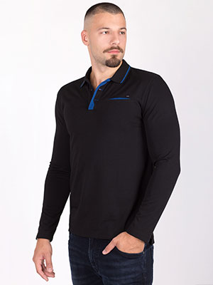 Μαύρη μπλούζα με γιακά και μπλε τόνους-18250-€ 27.56