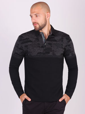 Blouse in black with figures - 18263 - € 37.68