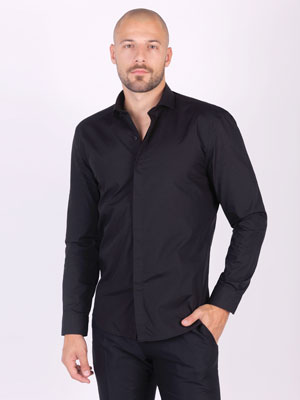 Σατέν βαμβακερό πουκάμισο σε μαύρο χρώμ-21281-€ 40.49