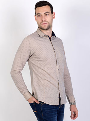  εφαρμοσμένο εκρού πουκάμισο με στάμπα  - 21441 - € 21.93