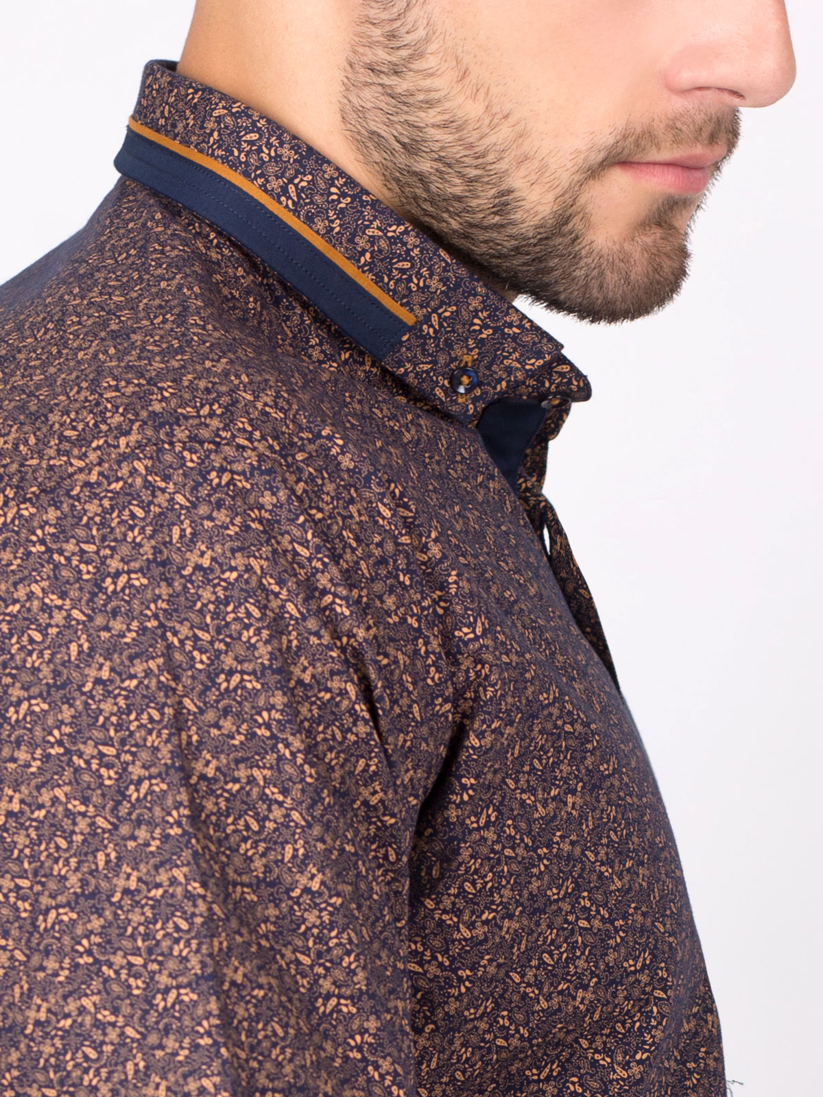 Brown shirt with floral print - 21508 € 34.87 img2