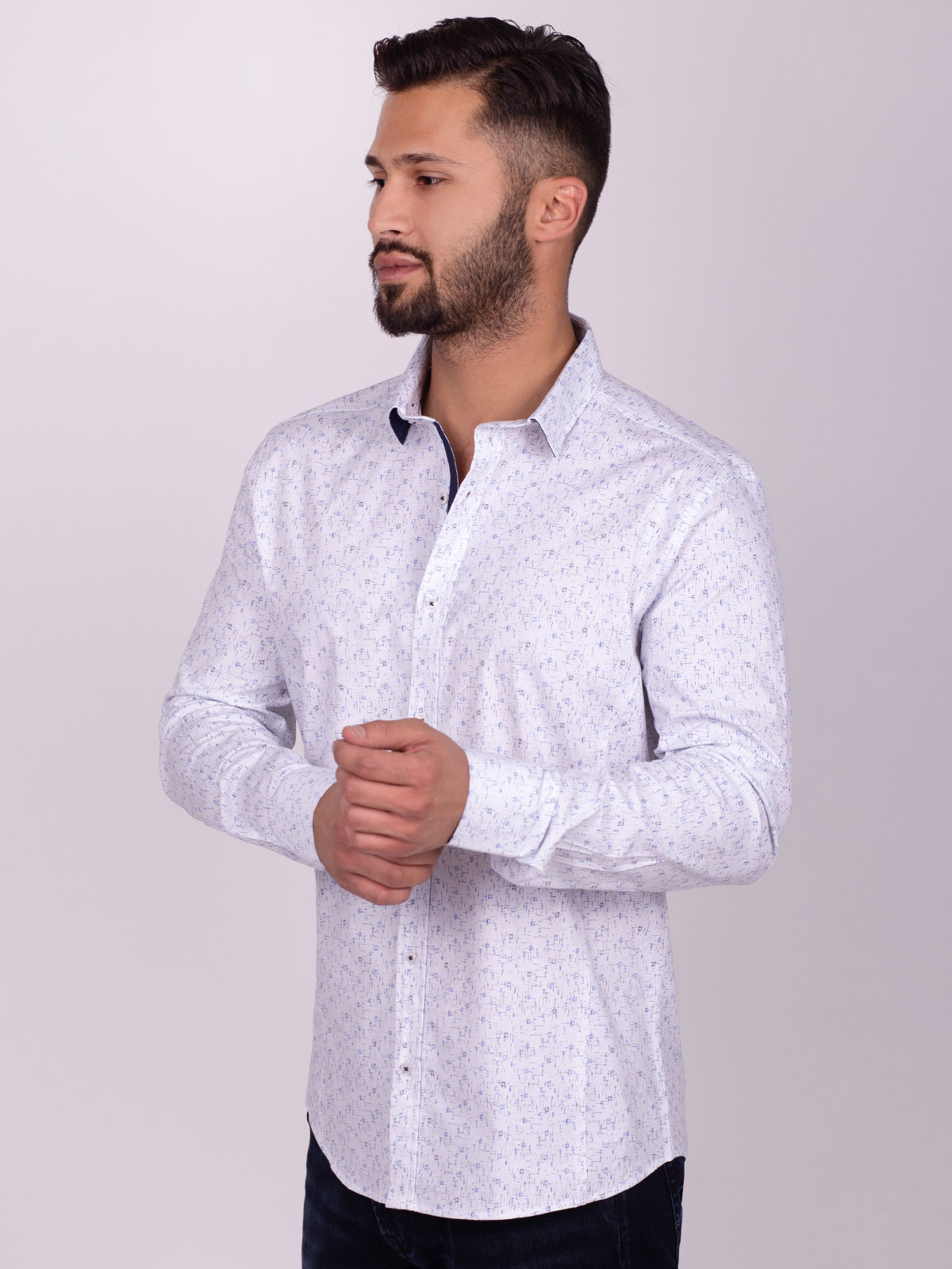 Λευκό πουκάμισο με στάμπα από μπλε φιγού - 21515 € 43.87 img2