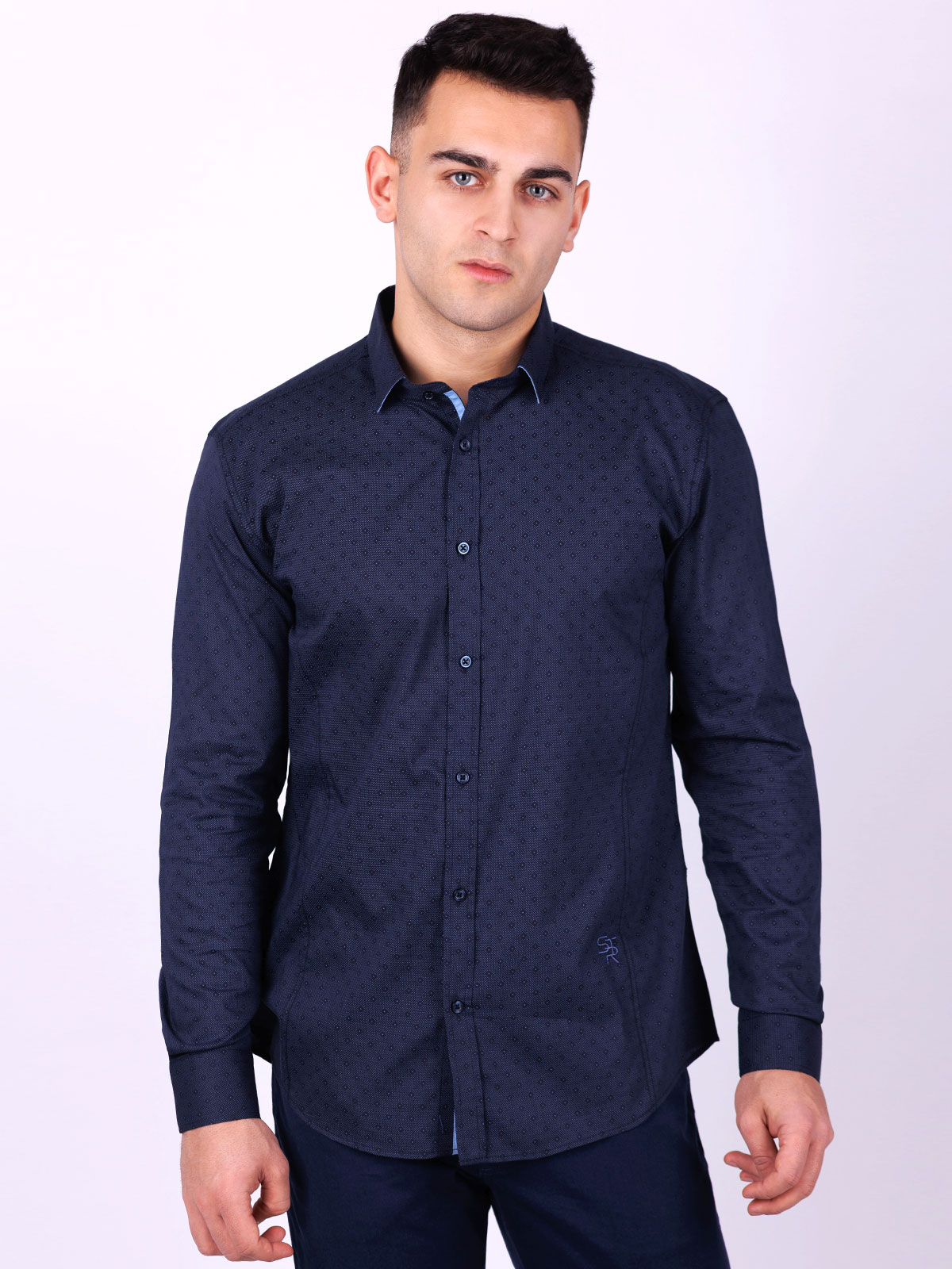 Shirt in dark blue with a figure pattern - 21536 € 43.87 img3