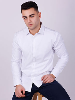 Λευκό πουκάμισο με ριγέ ανάγλυφο - 21539 - € 48.37