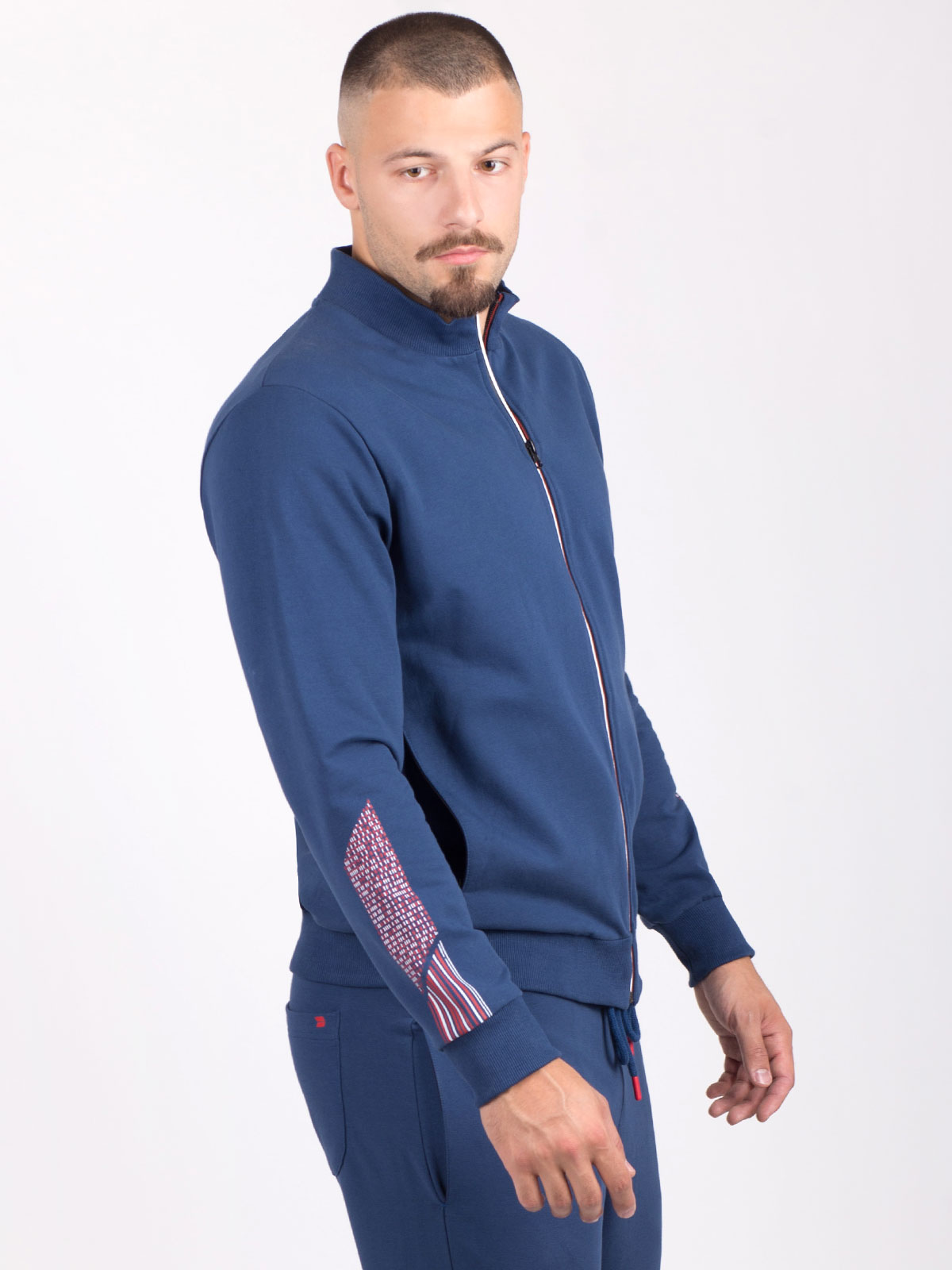 Sports top in blue with sleeve print - 28104 € 31.50 img2