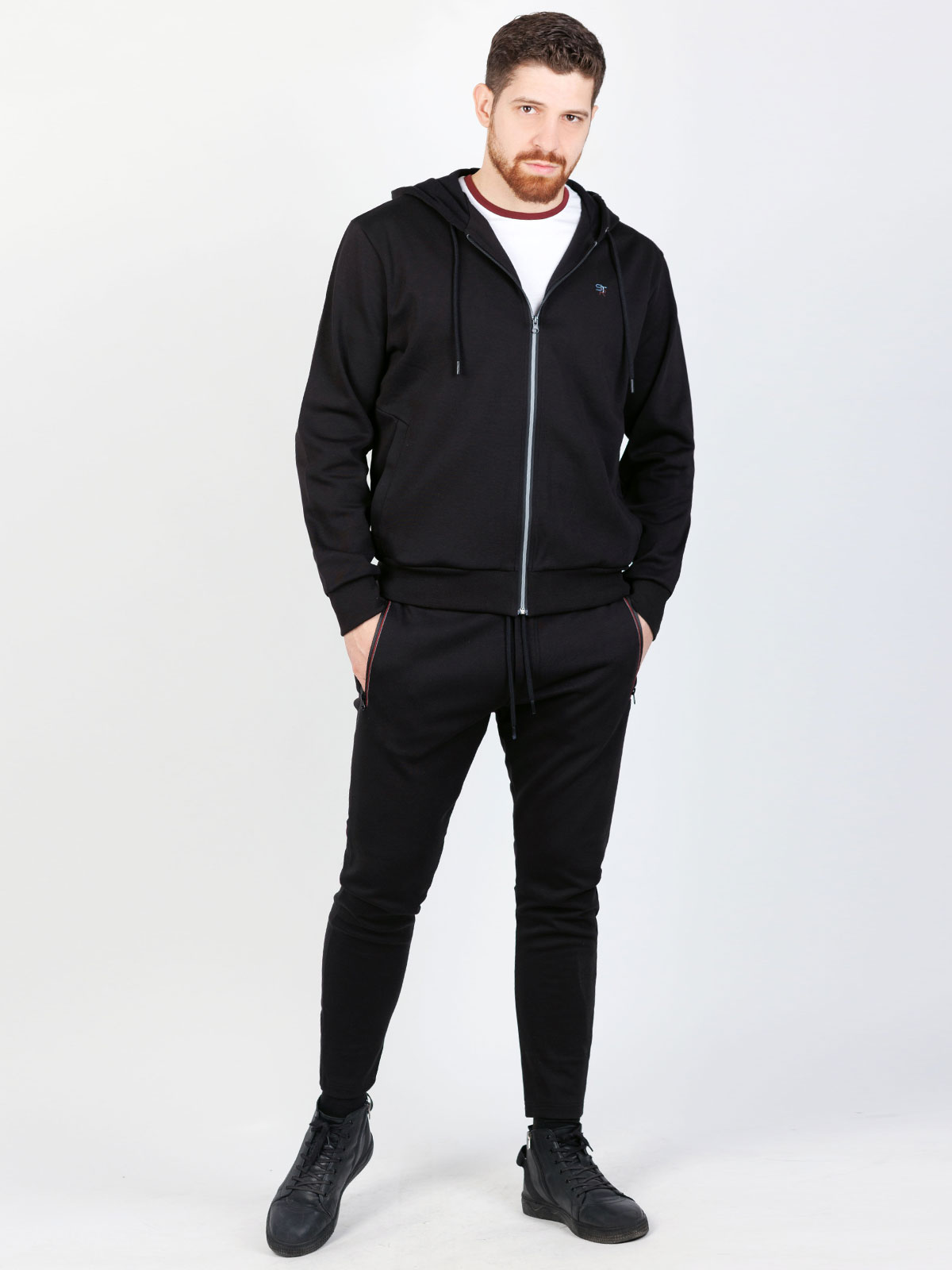 Sporty black hooded sweatshirt - 28111 € 44.43 img2