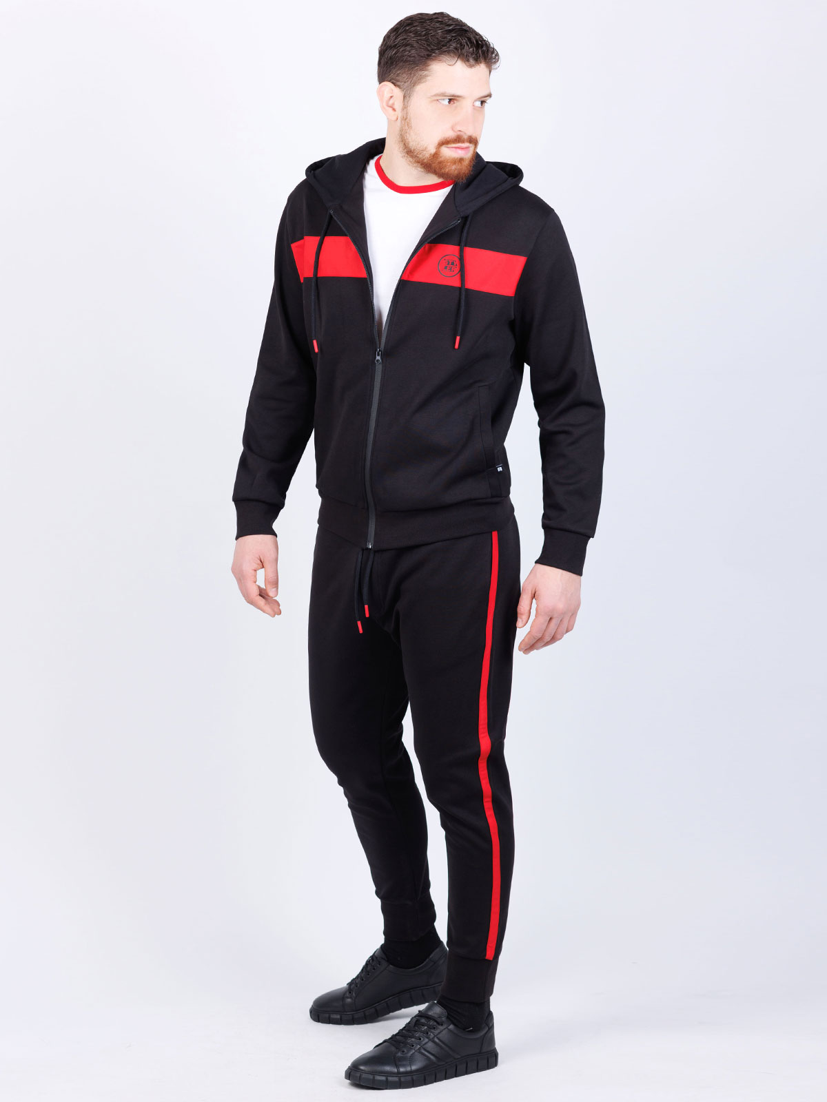 Sweatshirt in black with a red stripe - 28112 € 44.43 img4