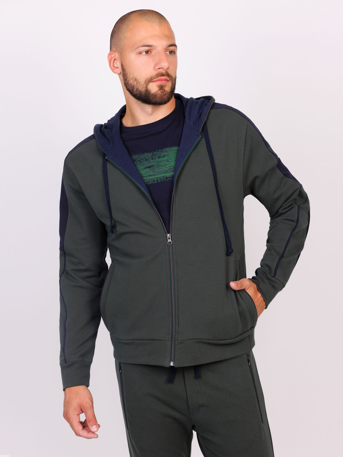 Green hooded sweatshirt - 28130 € 55.12 img1