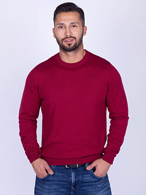Πλεκτό πουλόβερ σε μπορντό χρώμα-35298-€ 43.87