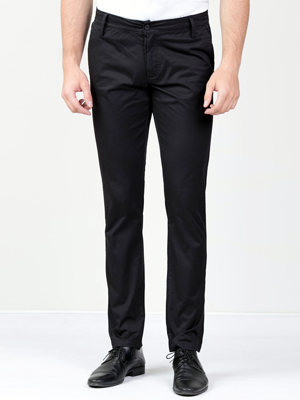 Μαύρο εφαρμοστό παντελόνι - 60197 - € 14.06