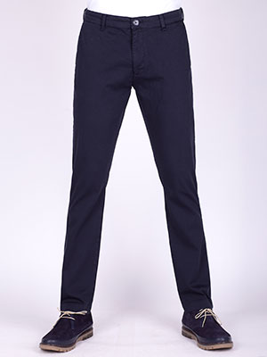Δομημένο παντελόνι σε σκούρο μπλε - 60280 - € 61.30