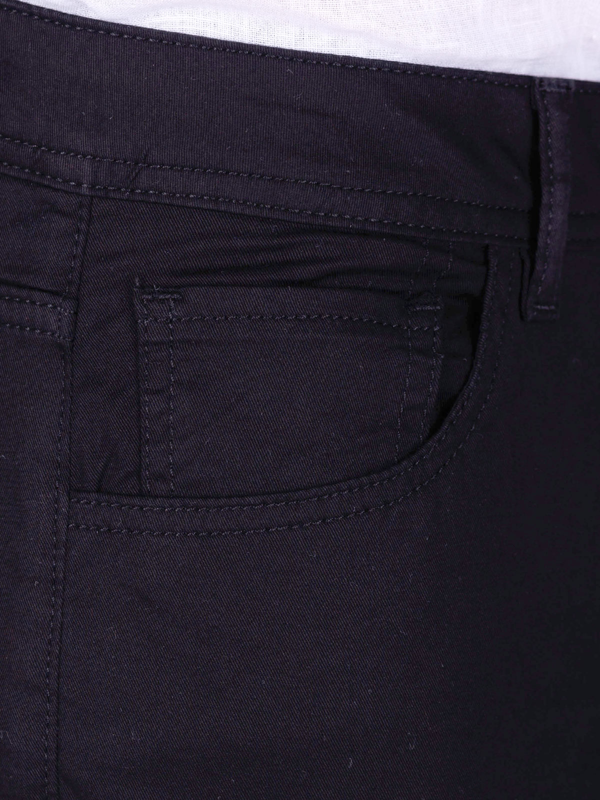 Παντελόνι σε μαύρο χρώμα με πέντε τσέπες - 60300 € 66.37 img2