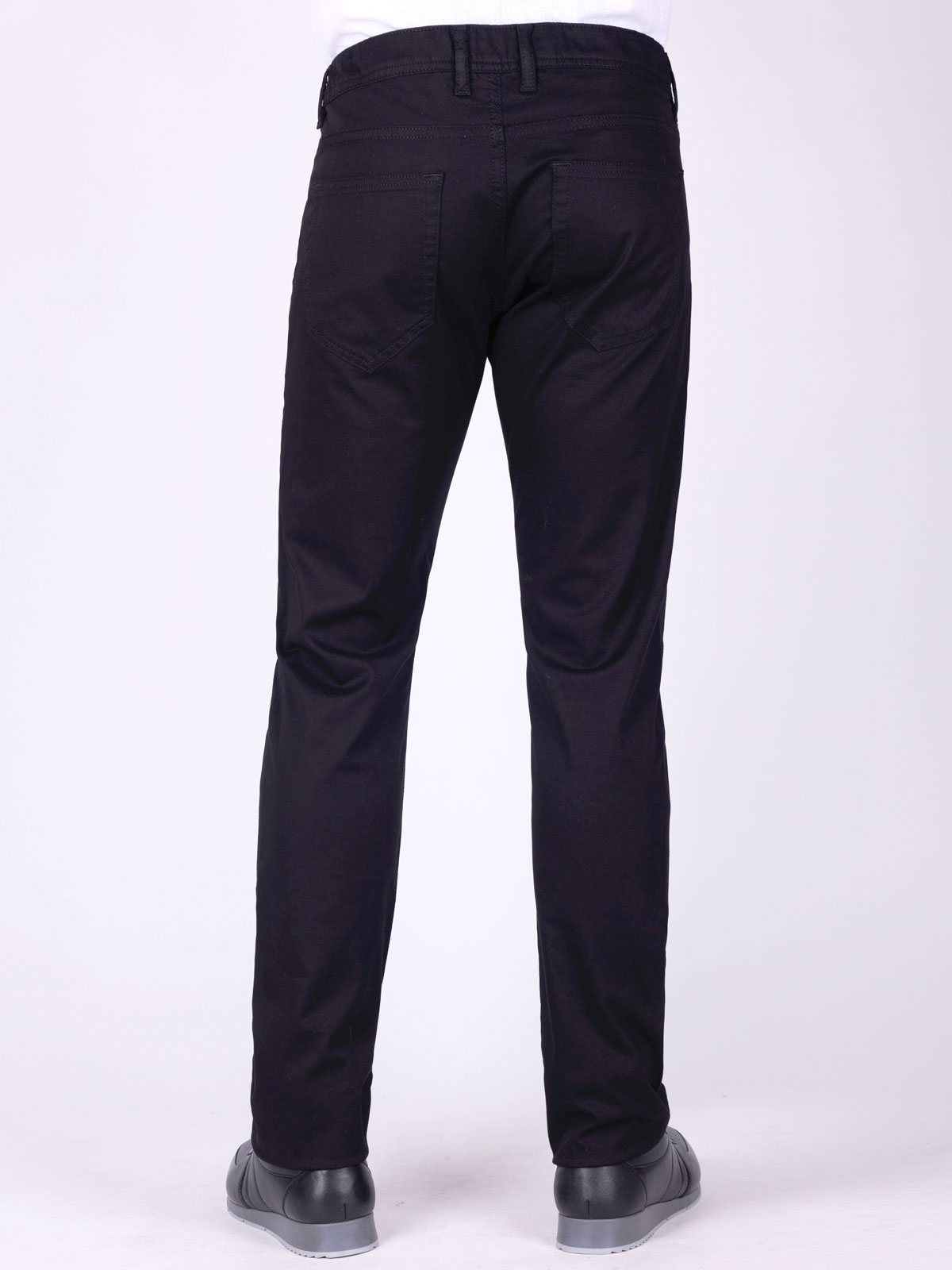 Παντελόνι σε μαύρο χρώμα με πέντε τσέπες - 60300 € 66.37 img3