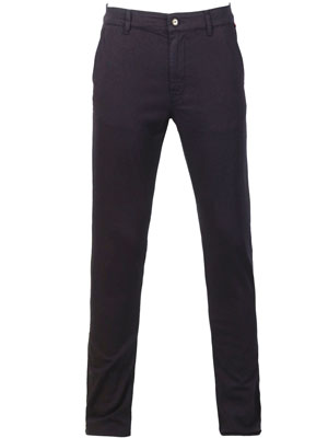 item:Ανδρικό εφαρμοστό παντελόνι σε σκούρο μπ - 60307 - € 66.93