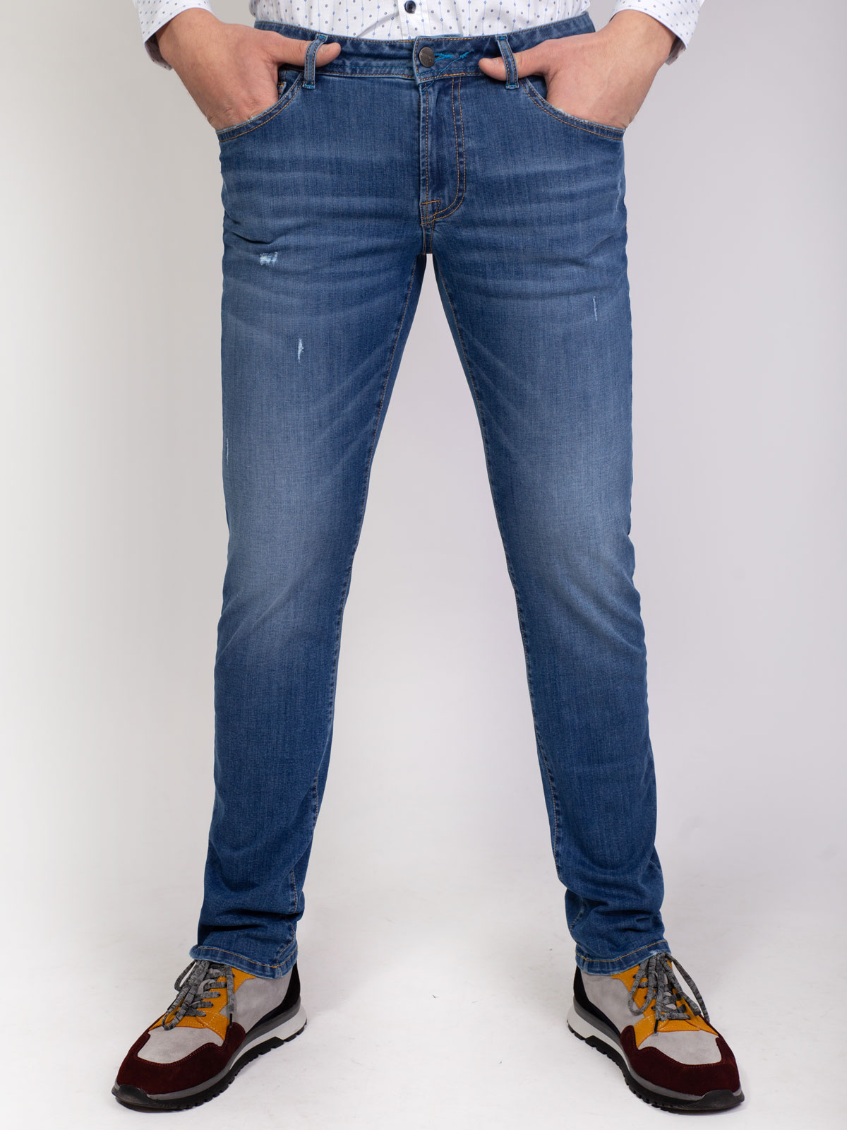 Jeans in light blue denim - 62149 € 35.99 img3