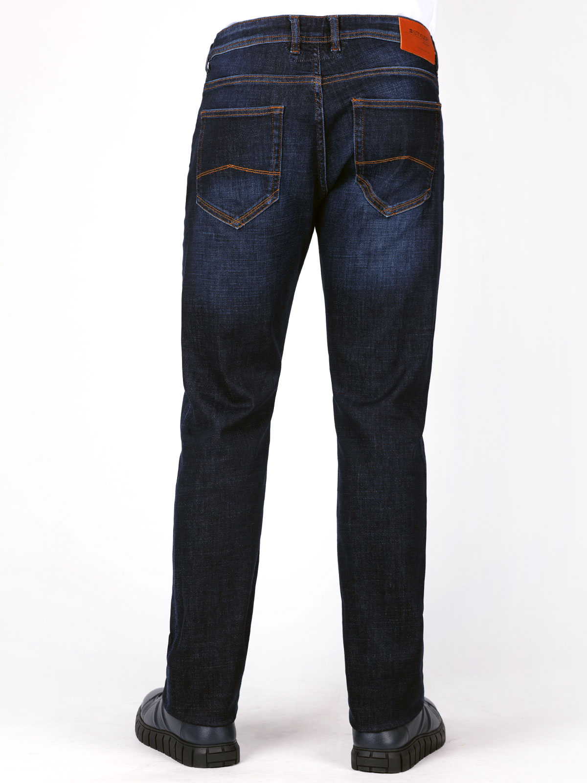 Slim fit jeans with a slight frayed effe - 62165 € 61.30 img3