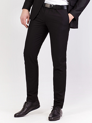  εφαρμοσμένο κλασικό παντελόνι σε μαύρο  - 63302 - € 51.74