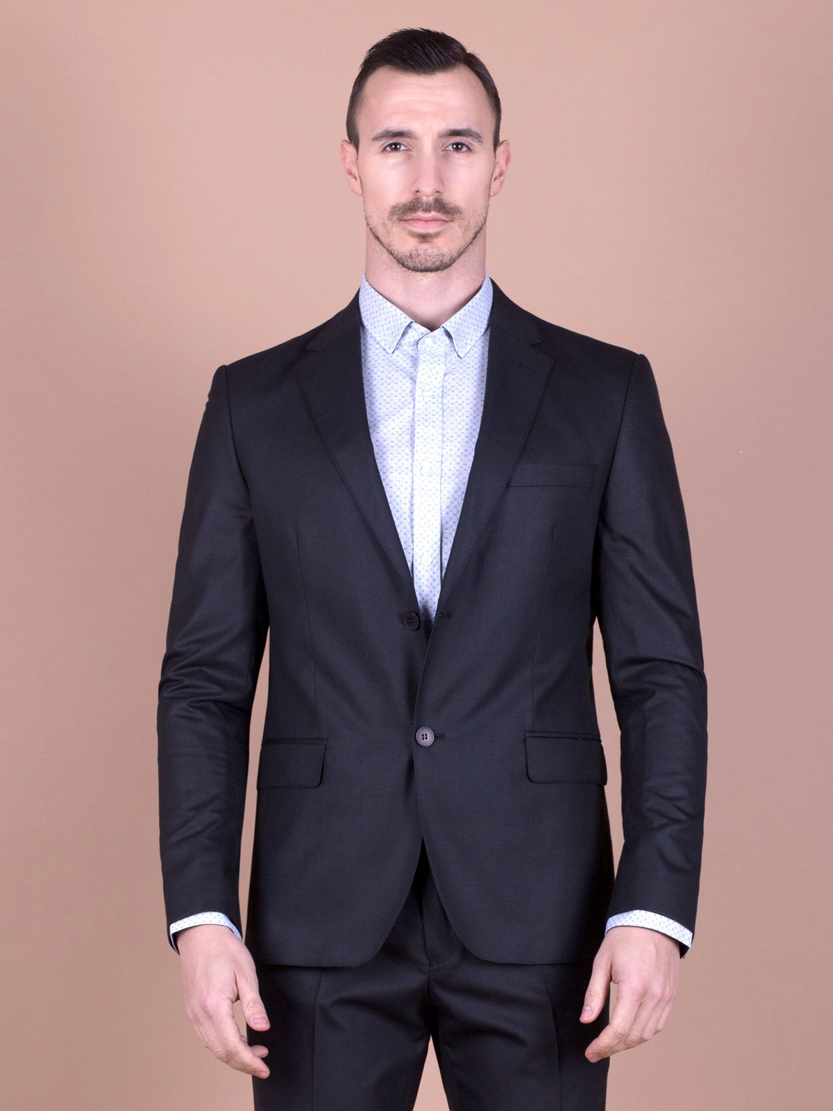 Jachetă neagră elegantă din bumbac și v - 64061 € 61.30 img2