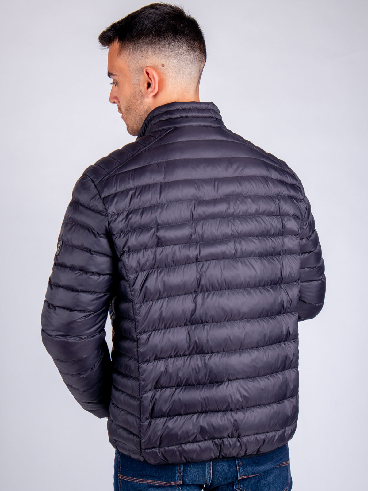 Black short quilted jacket - 65100 € 44.43 img3