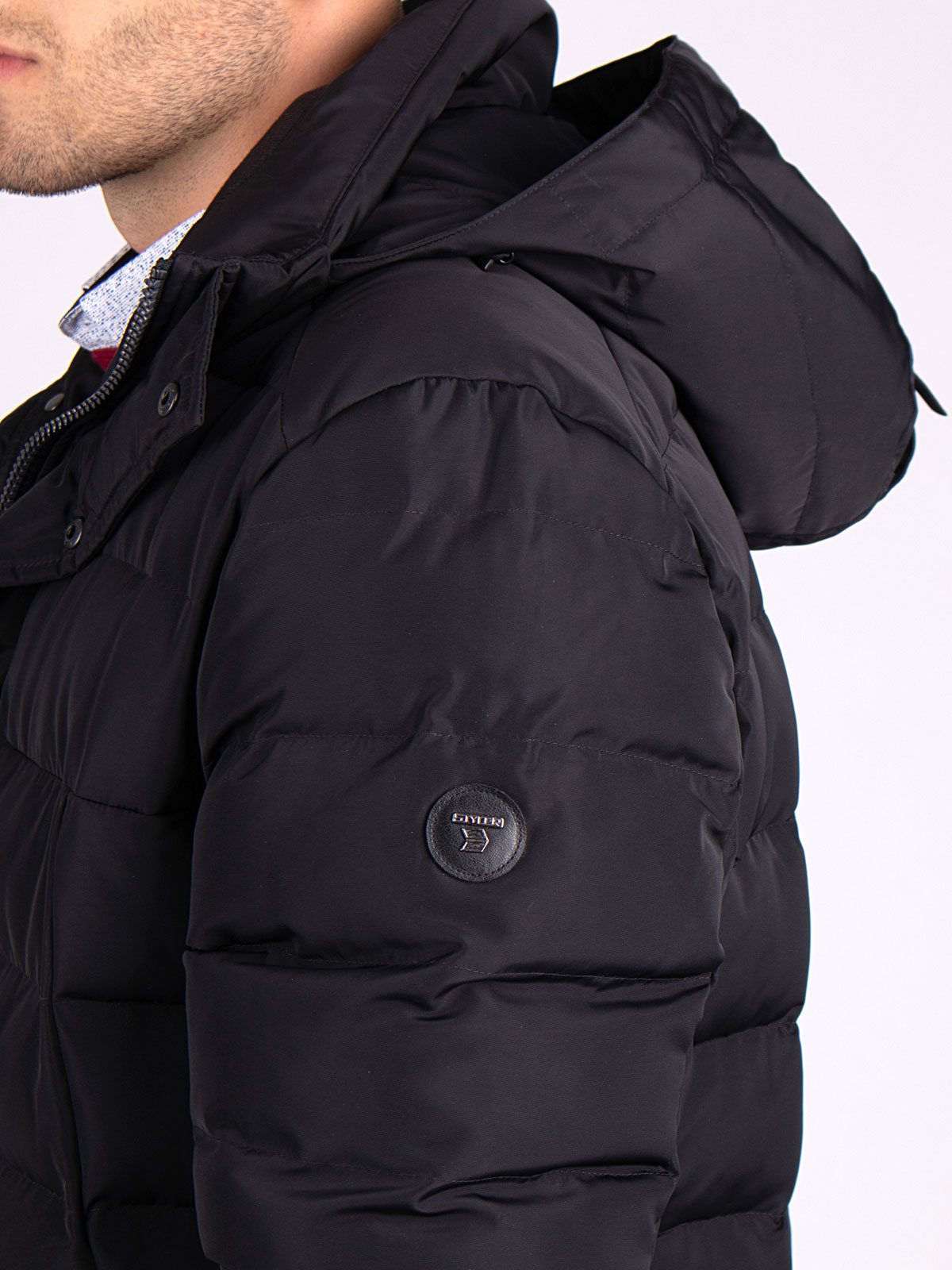 Black long quilted jacket with hood - 65106 € 151.29 img2