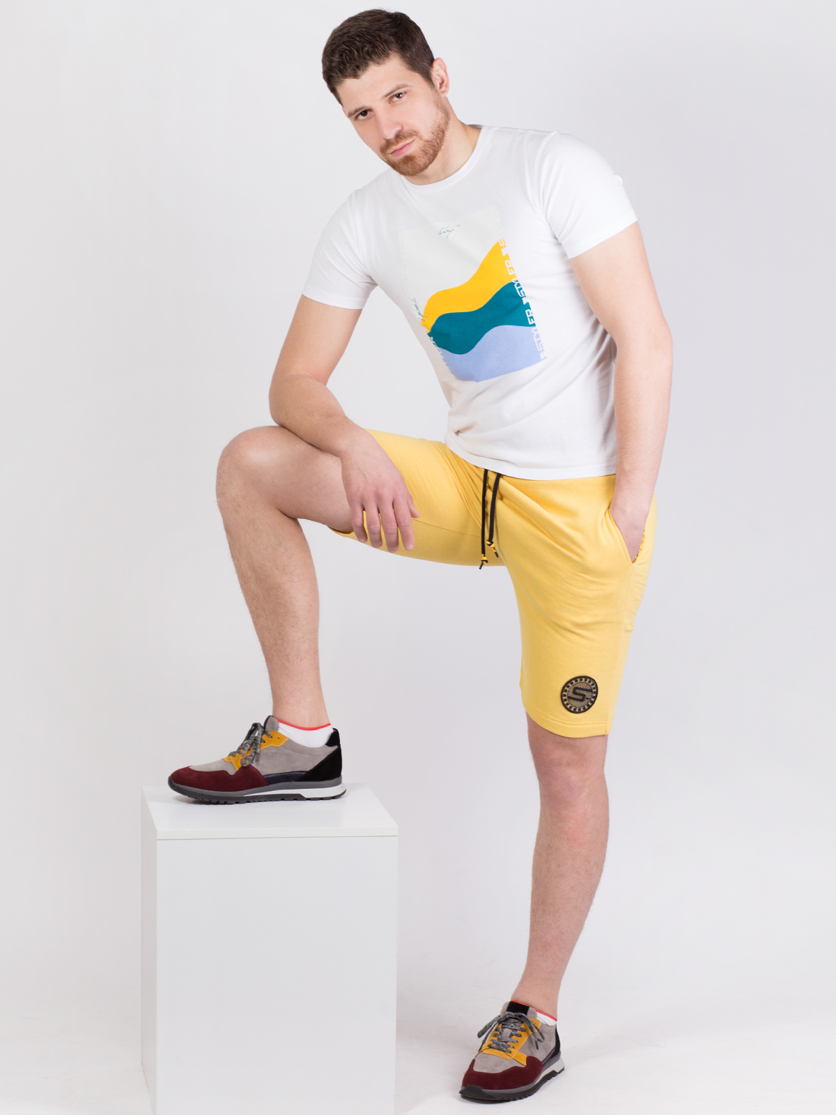  yellow sports shorts  - 67073 € 23.62 img2
