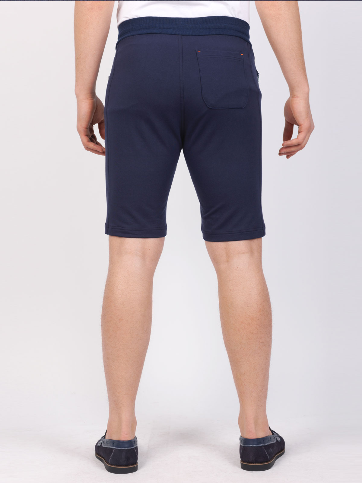 Sports shorts with tape on the pocket - 67083 € 33.18 img3