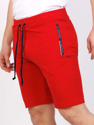 Pantaloni scurți sport în roșu - 67085 - € 27.00
