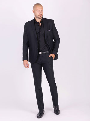 Κομψό ανδρικό μαύρο κοστούμι - 68070 - € 212.60