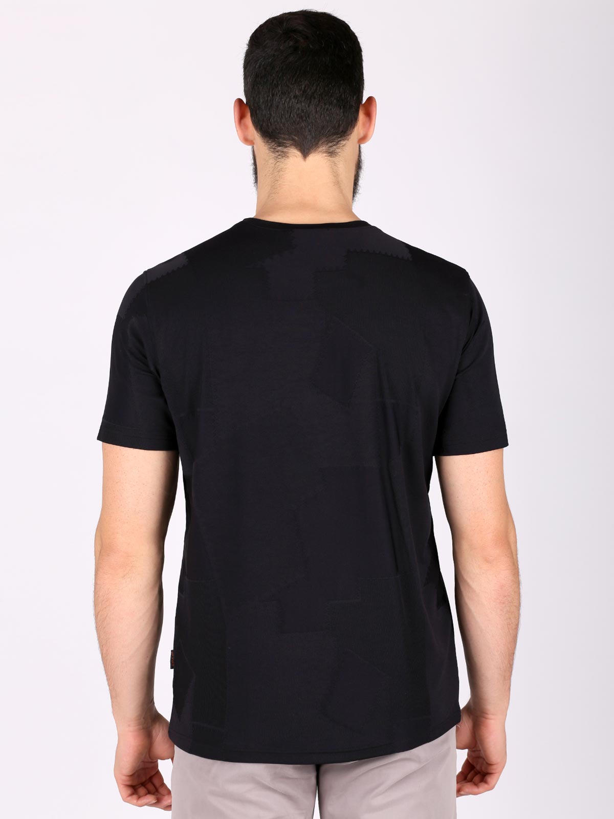  μαύρο μπλουζάκι με αφηρημένο ανάγλυφο  - 88006 € 6.75 img2