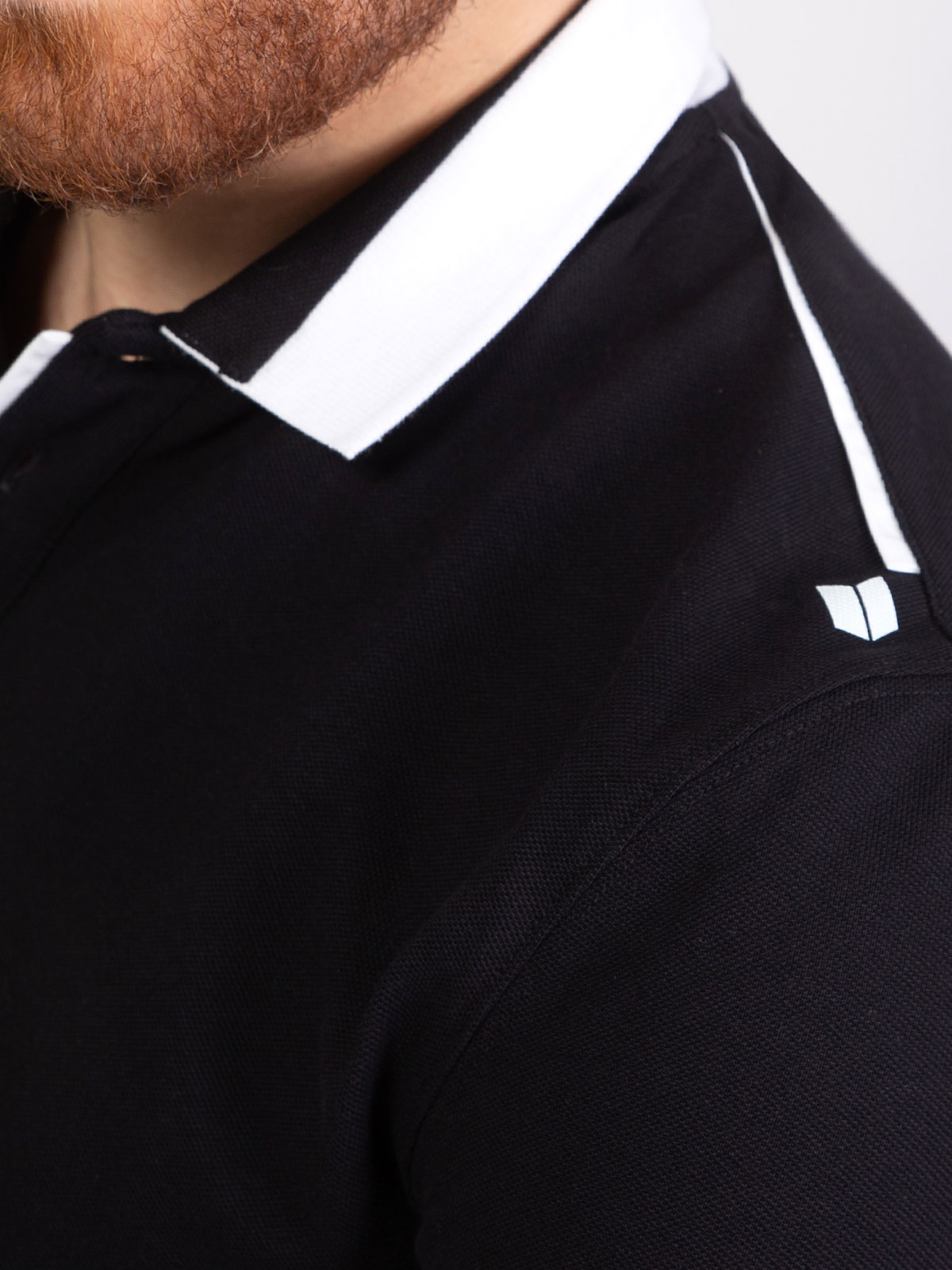 Bluză în negru cu accente albe - 93410 € 21.93 img2