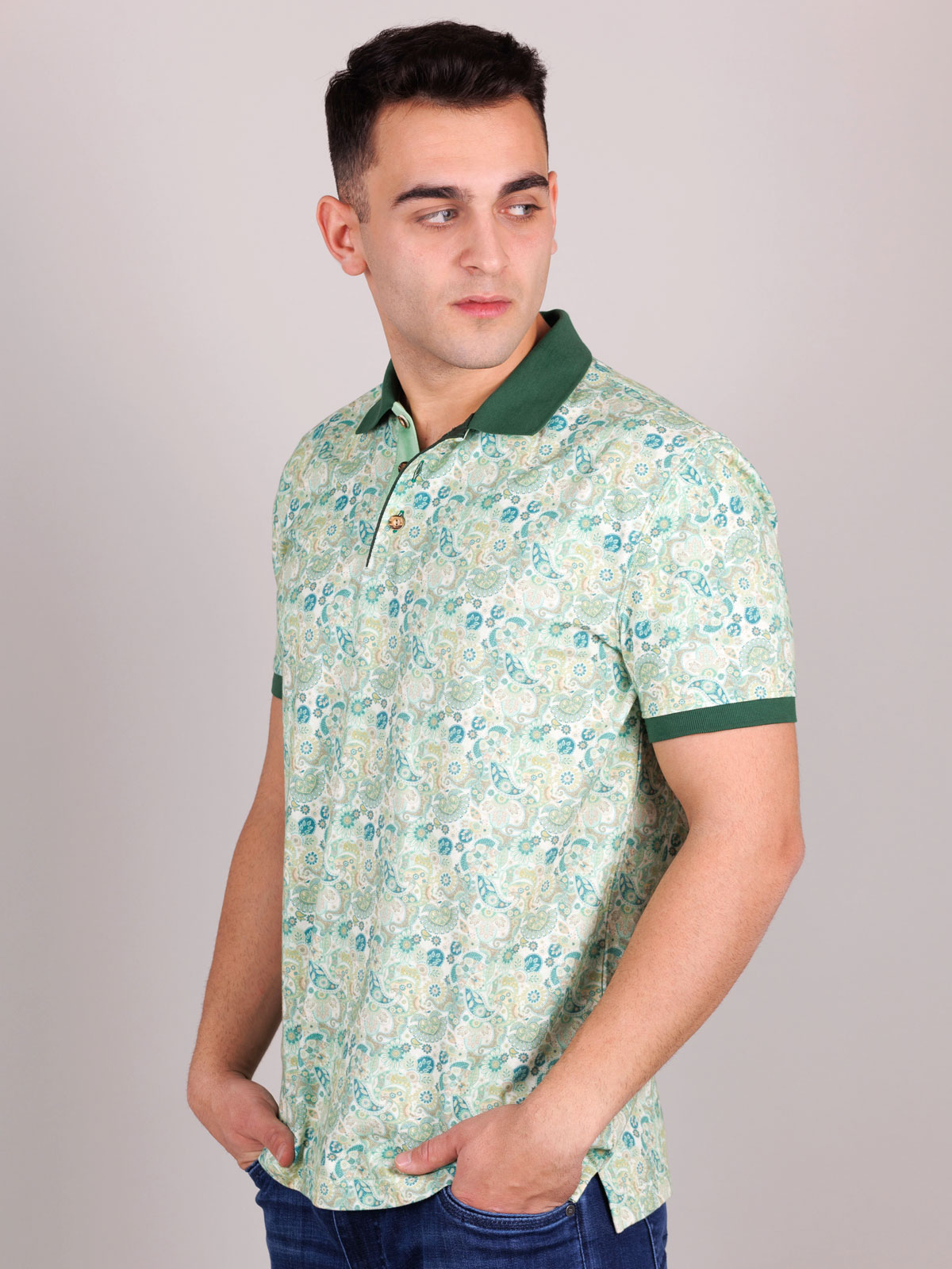 Tshirt with floral print in green - 93425 € 27.56 img4