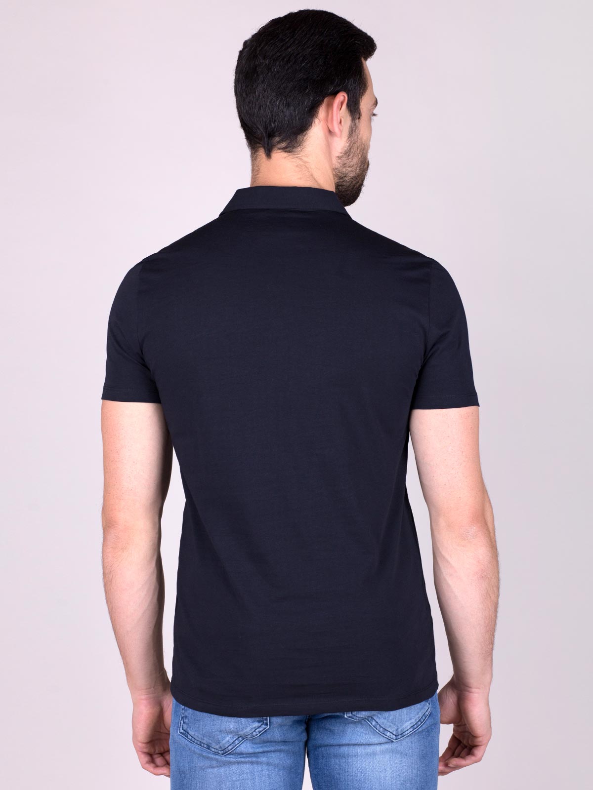 Μπλούζα σε μαύρο χρώμα με λογότυπο στο - 94379 € 12.37 img3