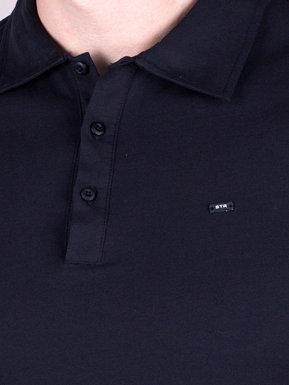 Μπλούζα σε μαύρο χρώμα με λογότυπο στο - 94379 € 12.37 img4