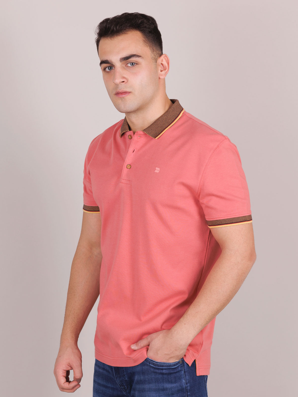 Blouse with short sleeves in coral color - 94411 € 30.93 img2