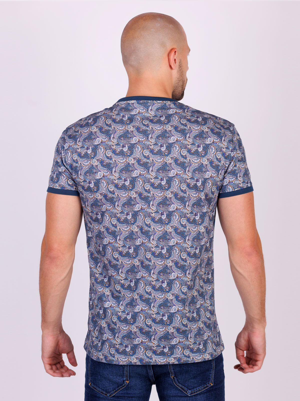 Κοντομάνικη μπλούζα με στάμπα paisley - 95368 € 32.62 img2