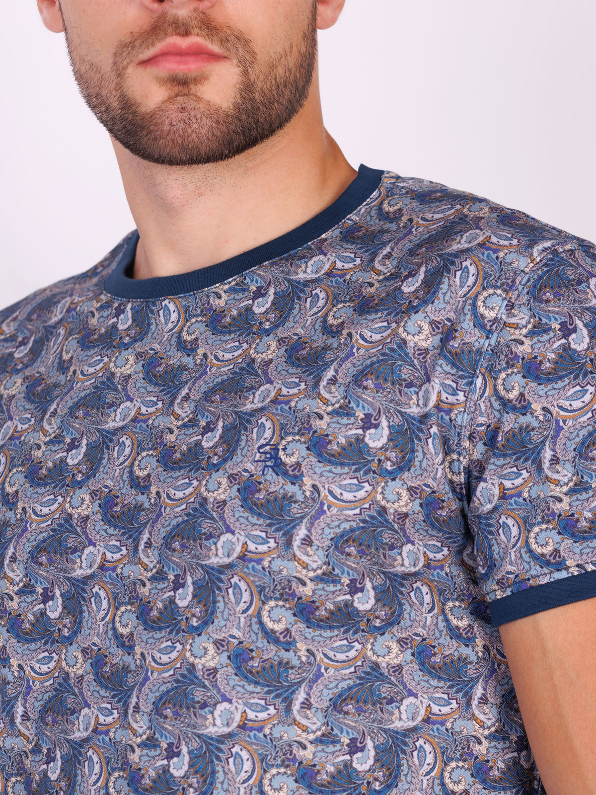 Κοντομάνικη μπλούζα με στάμπα paisley - 95368 € 32.62 img3