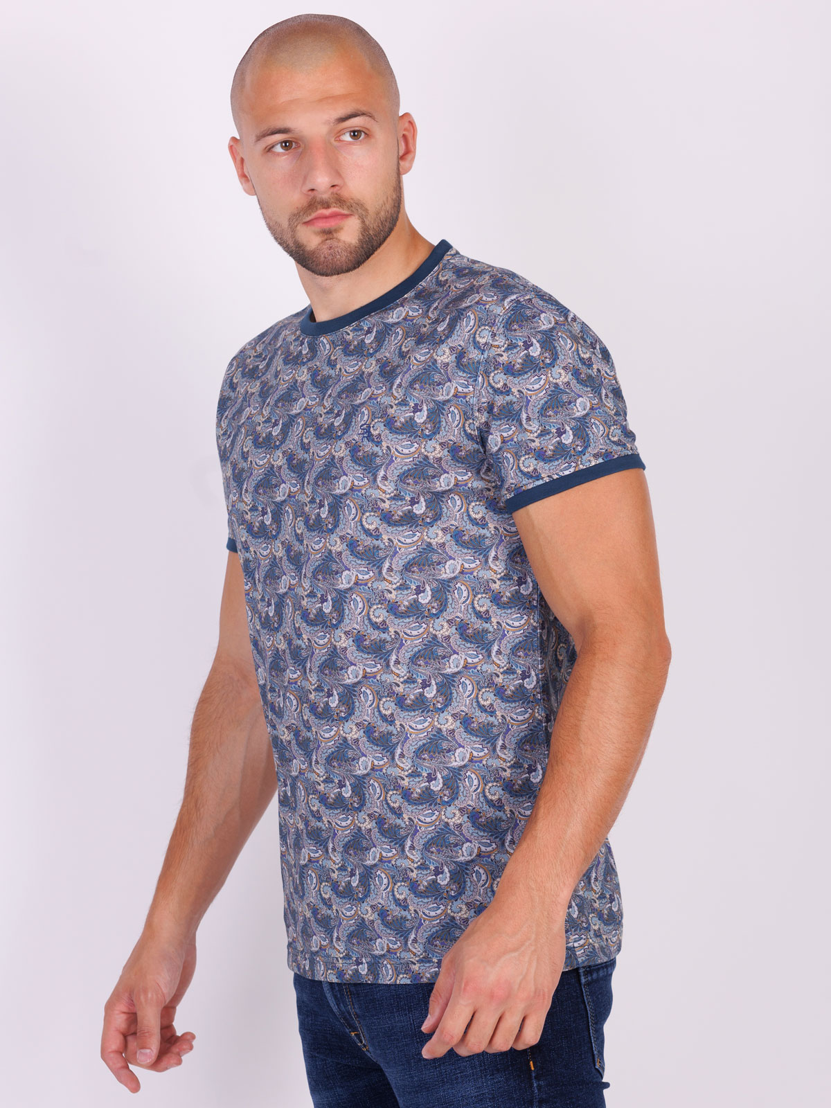 Κοντομάνικη μπλούζα με στάμπα paisley - 95368 € 32.62 img4