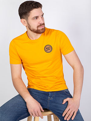 Βαμβακερό μπλουζάκι με στρογγυλό έμπλαστ - 96378 - € 11.81