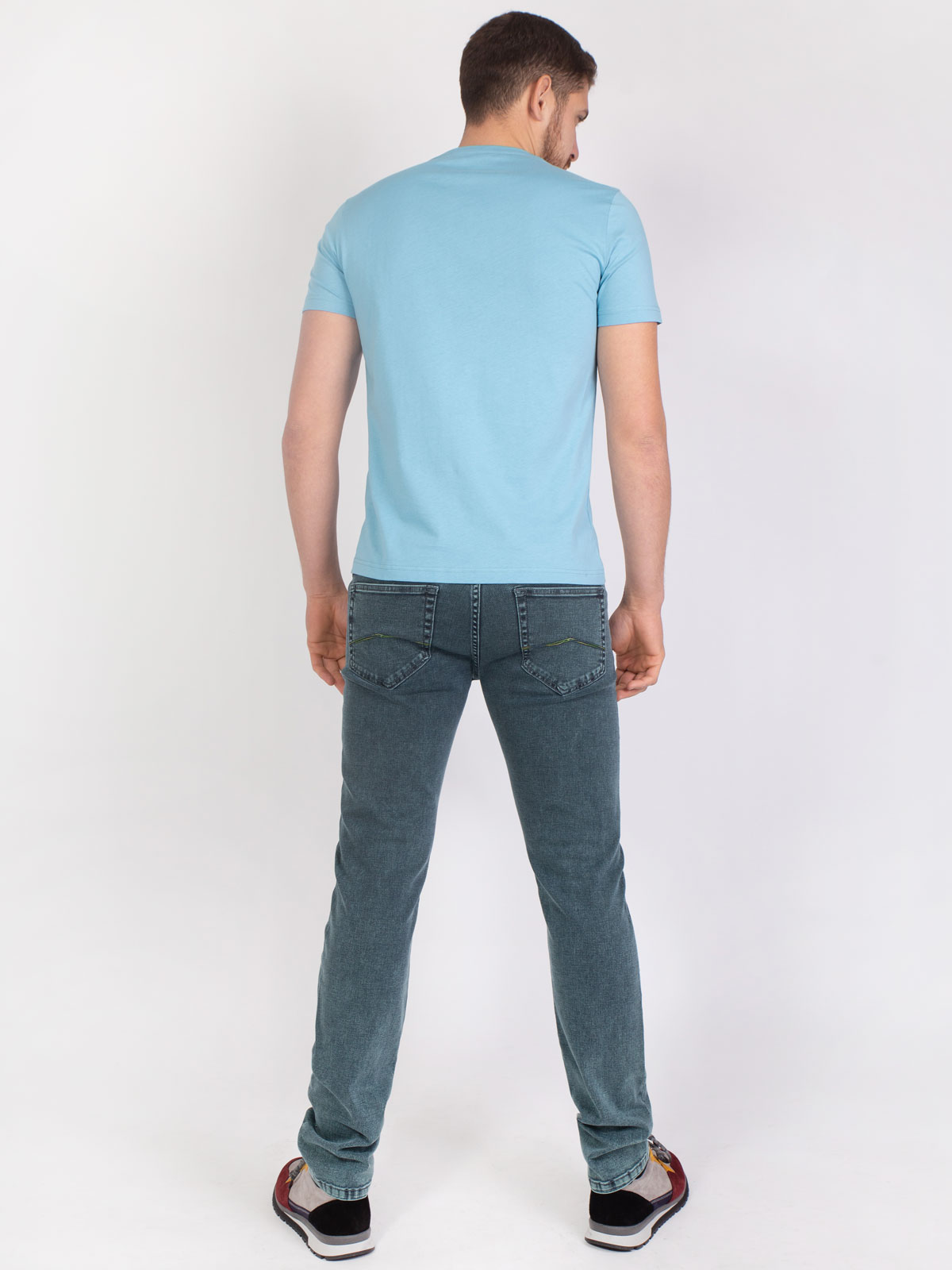 Light blue tshirt with a round patch - 96381 € 11.81 img3