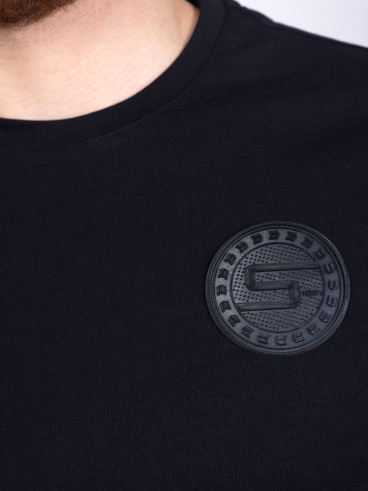 Μαύρη κοντομάνικη μπλούζα με σήμα - 96386 € 11.81 img3
