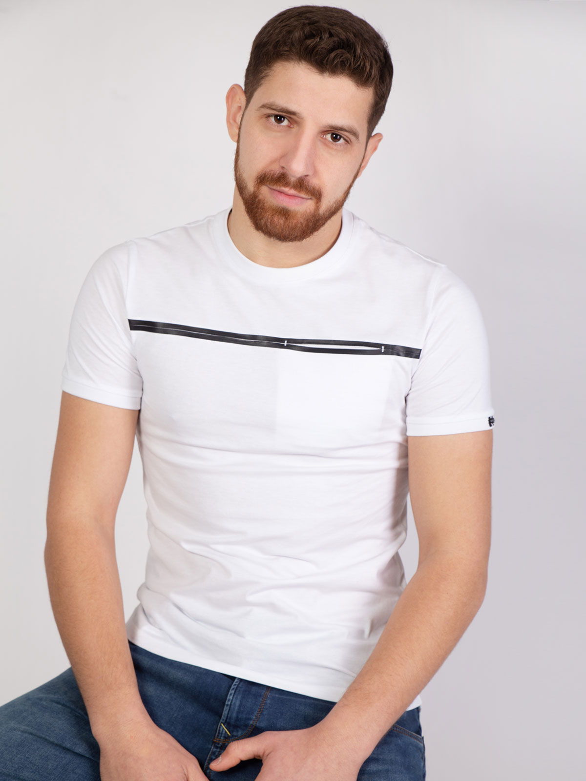 White tshirt with black line on the fro - 96388 € 12.37 img3