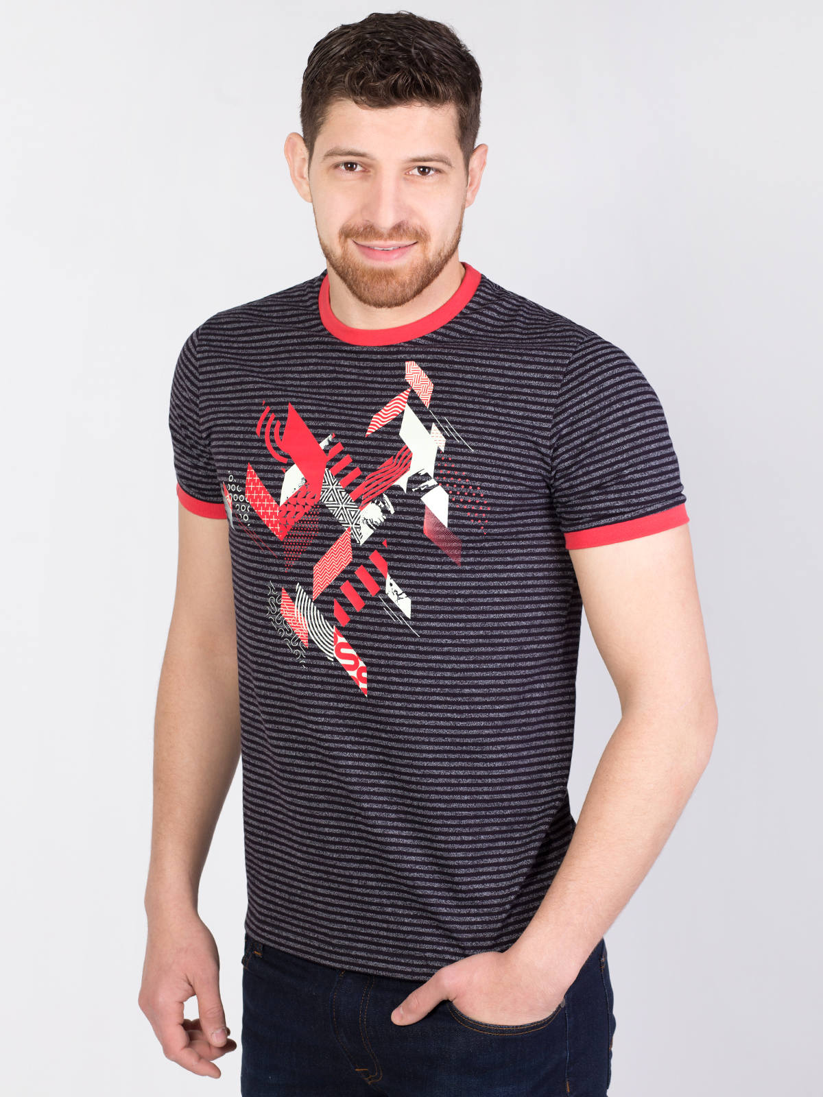 Tshirt in black with bright red accents - 96404 € 23.62 img2