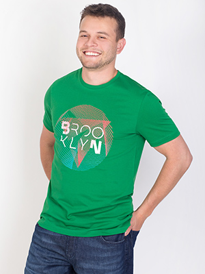 Πράσινο μπλουζάκι με στάμπα brooklyn - 96430 - € 23.62