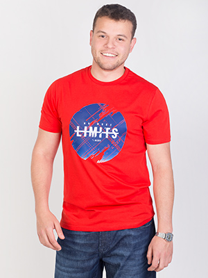 Κόκκινο μπλουζάκι με μπλε στάμπα - 96438 - € 23.62