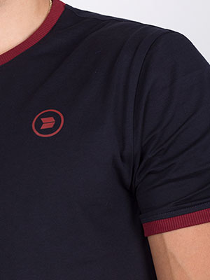 Tshirt with burgundy elements - 96448 € 21.93 img4