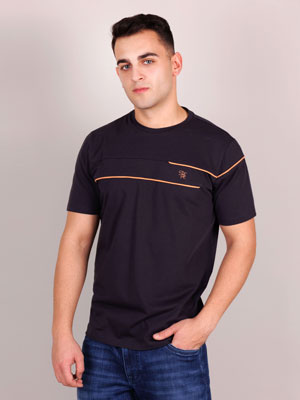 Tshirt with orange accent - 96453 - € 27.00