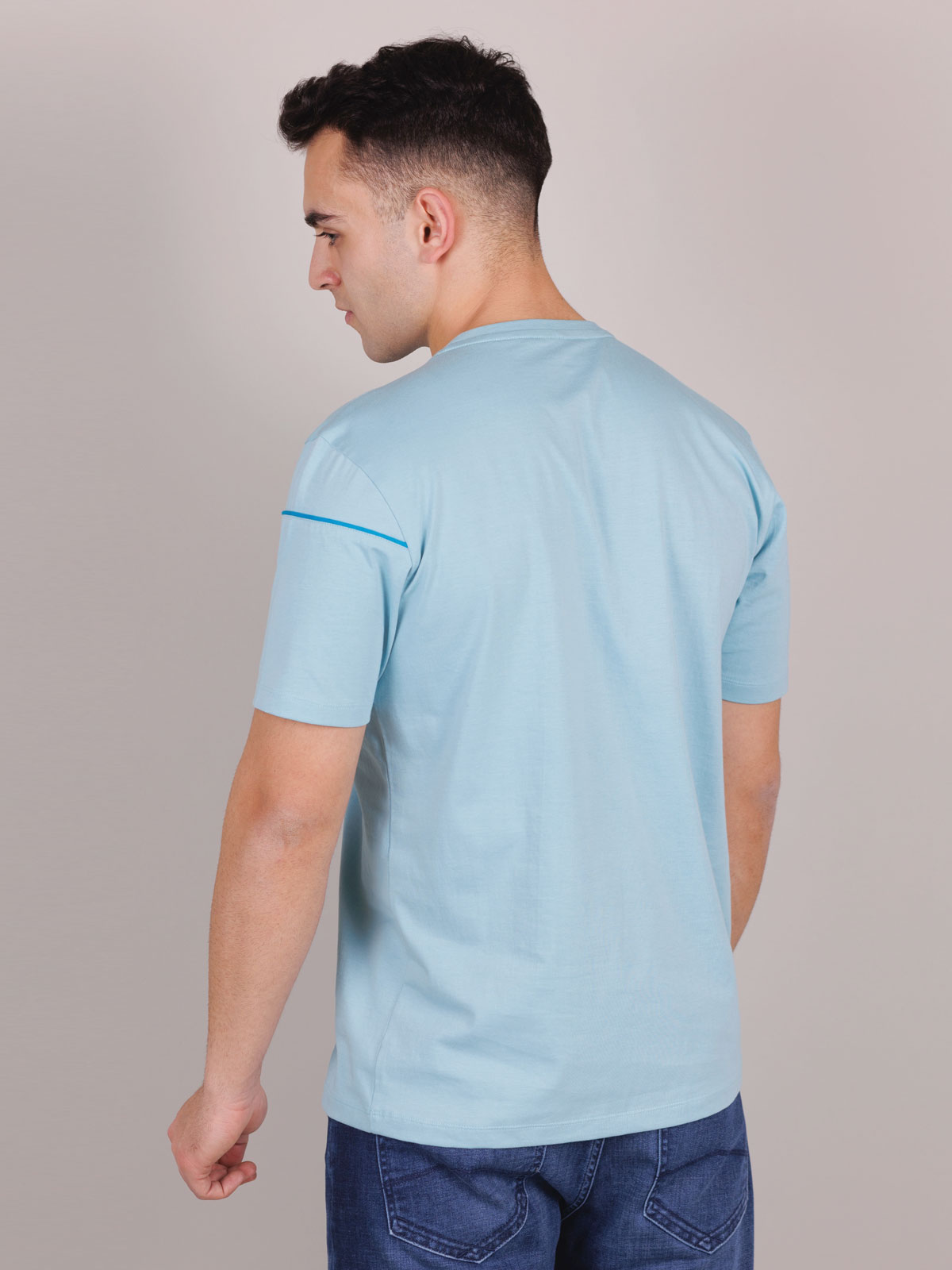 Μπλουζάκι σε γαλάζιο χρώμα με λογότυπο - 96454 € 21.93 img2