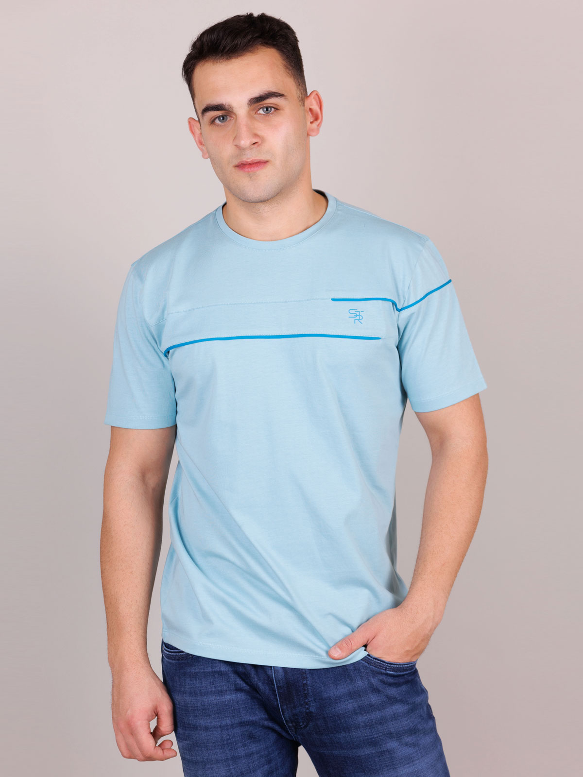 Μπλουζάκι σε γαλάζιο χρώμα με λογότυπο - 96454 € 21.93 img4